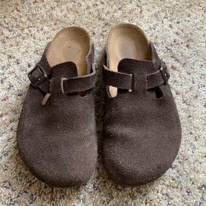 Boston Mocha Suede Birkenstock’s